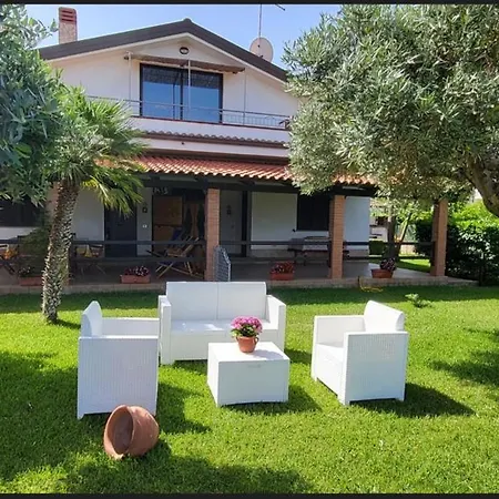 Geraeumige In Unmittelbarer Naehe Des Fantastischen Dorfes Tropea Apartment