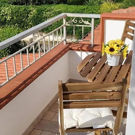 Geraeumige In Unmittelbarer Naehe Des Fantastischen Dorfes Tropea Apartment *