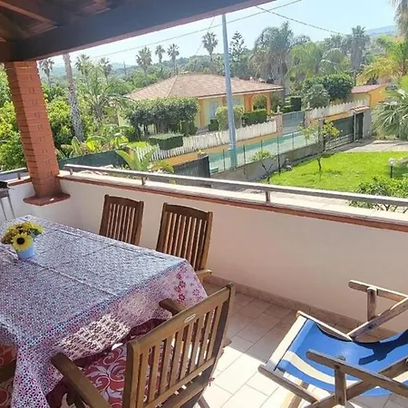 Apartment Geraeumige In Unmittelbarer Naehe Des Fantastischen Dorfes Tropea